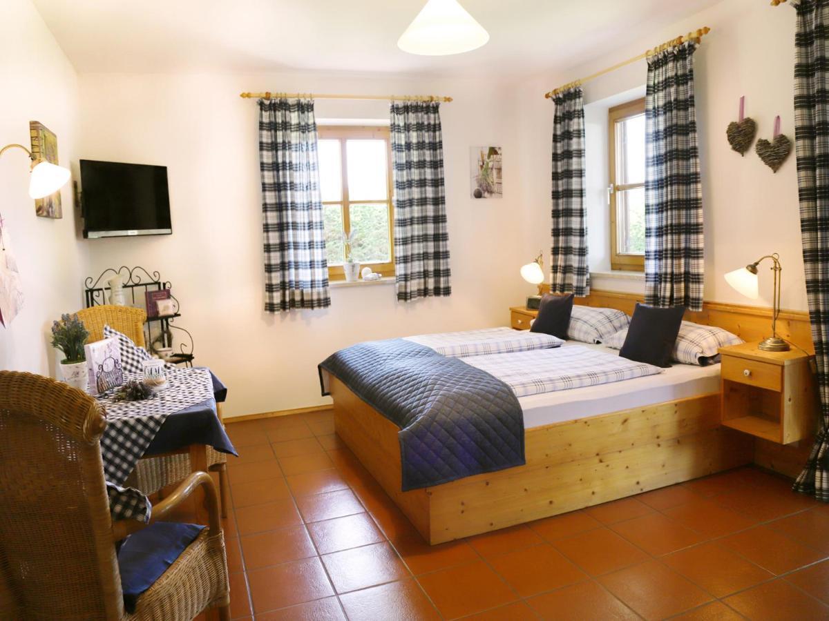 Strohmayer Appartements บัดเอนดอร์ฟ ภายนอก รูปภาพ